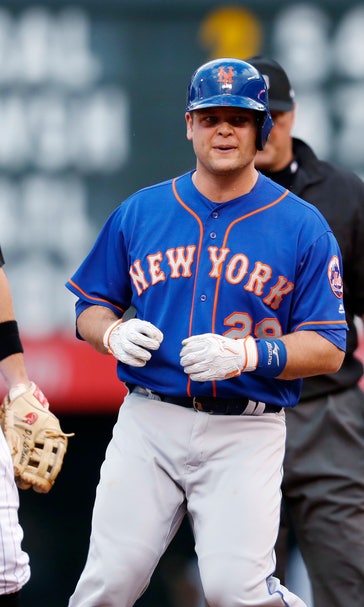 Mesoraco stays with Mets, agrees to minor league contract